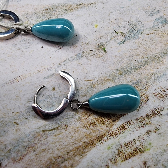 Earrings - Picture 7 of 8